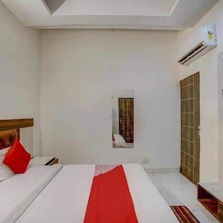 Oyo 78981 The Diamond Nest Noida Buitenkant foto
