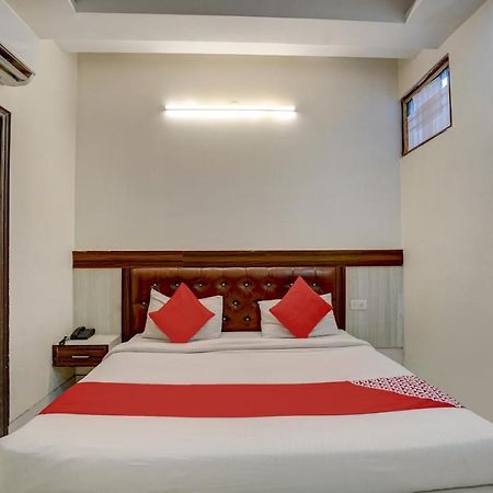 Oyo 78981 The Diamond Nest Noida Buitenkant foto