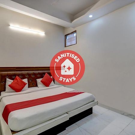 Oyo 78981 The Diamond Nest Noida Buitenkant foto