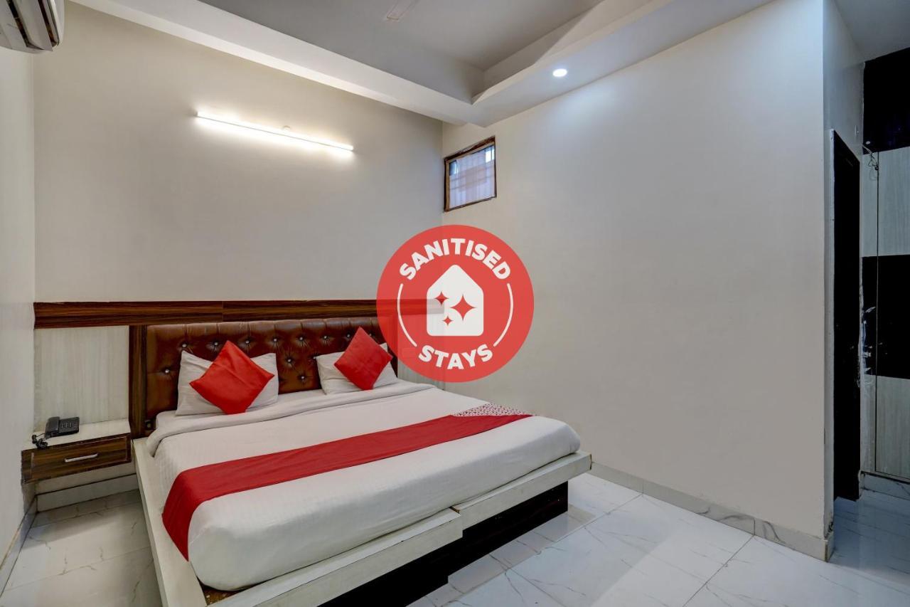 Oyo 78981 The Diamond Nest Noida Buitenkant foto