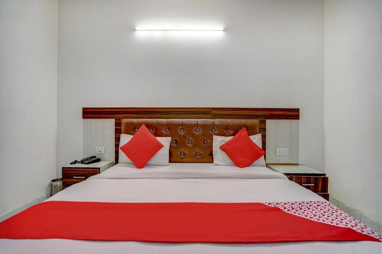 Oyo 78981 The Diamond Nest Noida Buitenkant foto
