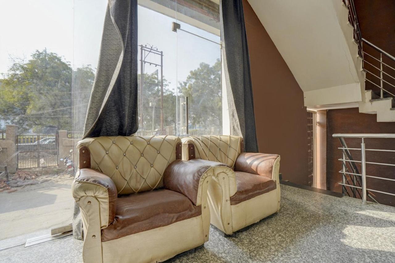 Oyo 78981 The Diamond Nest Noida Buitenkant foto