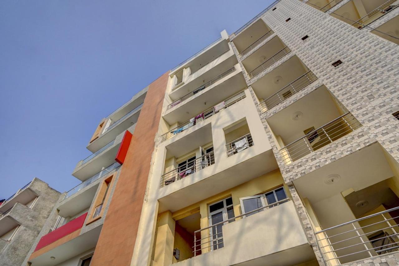 Oyo 78981 The Diamond Nest Noida Buitenkant foto
