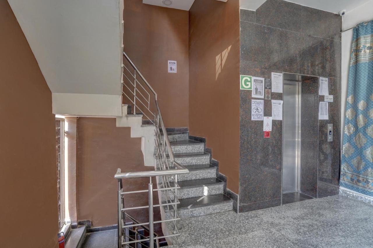 Oyo 78981 The Diamond Nest Noida Buitenkant foto