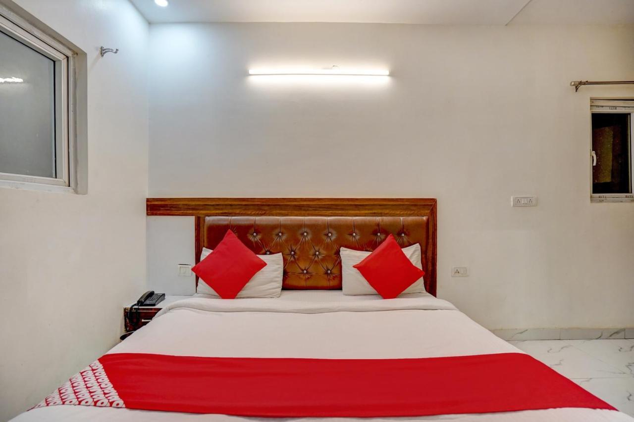Oyo 78981 The Diamond Nest Noida Buitenkant foto